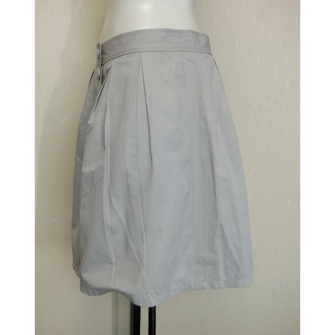 LOWRYS FARM(ローリーズファーム)の新品 LOWRYS FARM ローリーズファーム　淡いグレーのスカート L レディースのスカート(ひざ丈スカート)の商品写真