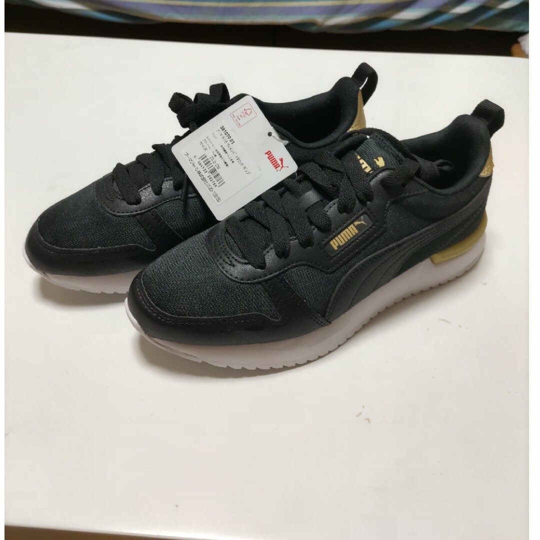 PUMA(プーマ)の新品未使用！レディース PUMAスニーカー レディースの靴/シューズ(スニーカー)の商品写真