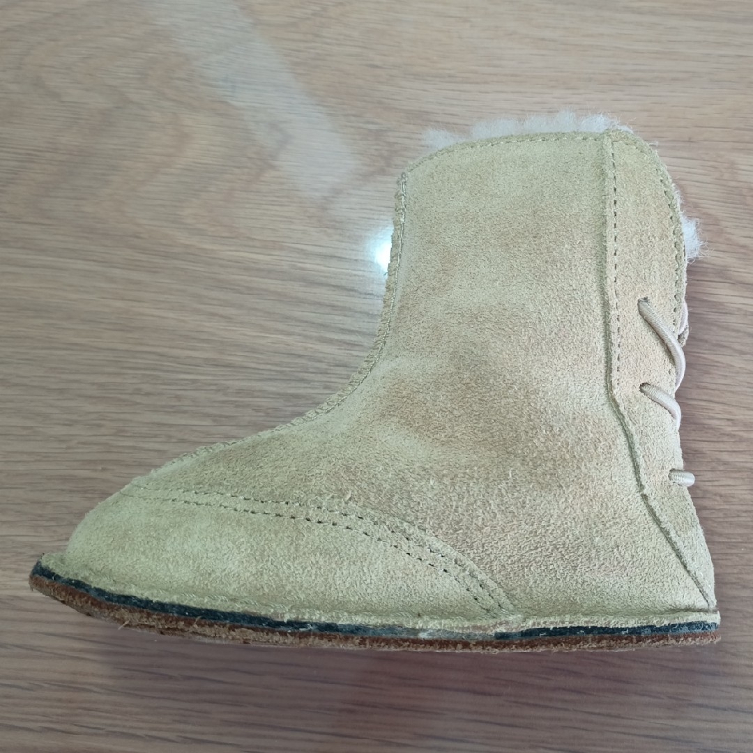 UGG(アグ)の【子供靴】UGG ムートンブーツ 11.5cm キッズ/ベビー/マタニティのベビー靴/シューズ(~14cm)(ブーツ)の商品写真