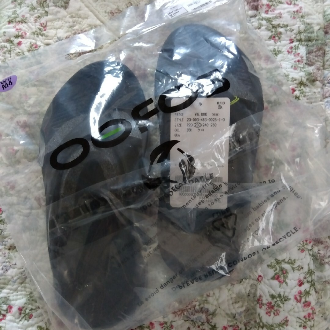 OOFOS(ウーフォス)のrelume【OOFOS/ウーフォス】ノマド　新品ブラック　23cm　サンダル レディースの靴/シューズ(サンダル)の商品写真