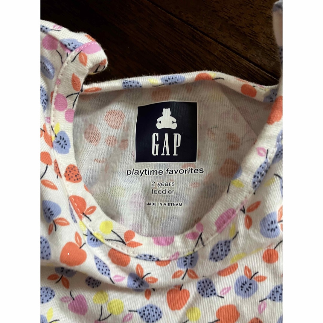 GAP(ギャップ)の【GAP】フルーツ柄 子供用ワンピース・チュニック キッズ/ベビー/マタニティのキッズ服女の子用(90cm~)(ワンピース)の商品写真