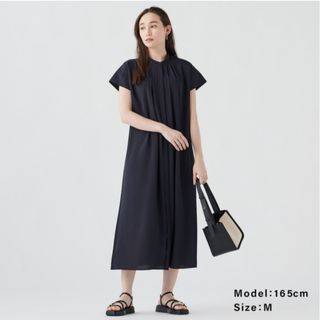 プラステ(PLST)の新品！未使用！紙タグ付！♥️PLST♥️バックプリーツシャツワンピース。Ｓ(ロングワンピース/マキシワンピース)