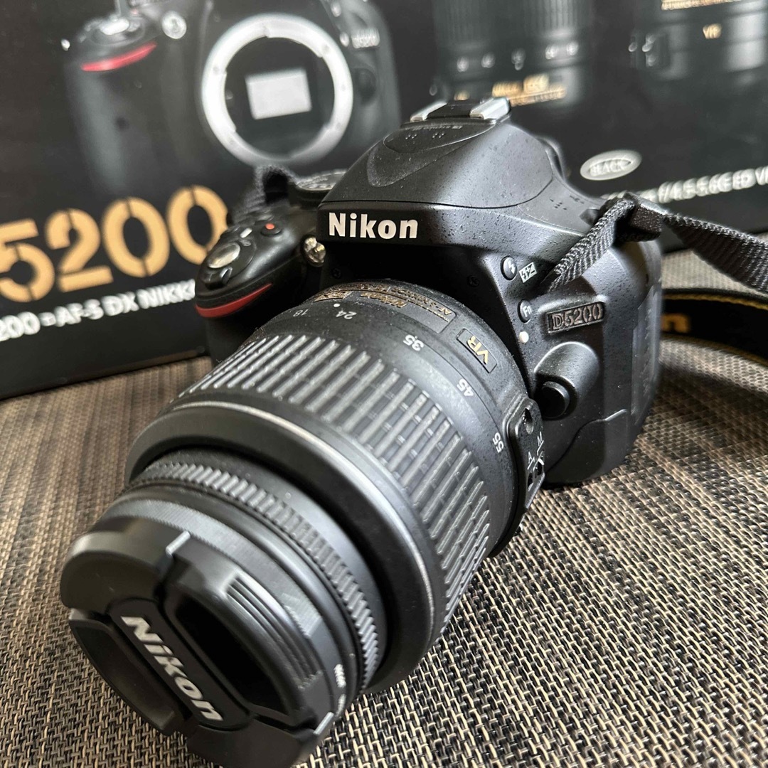Nikon D5200 Wズームキット BLACK|カメラ Nikon D5200 Wズームキット BLACK|カメラ
