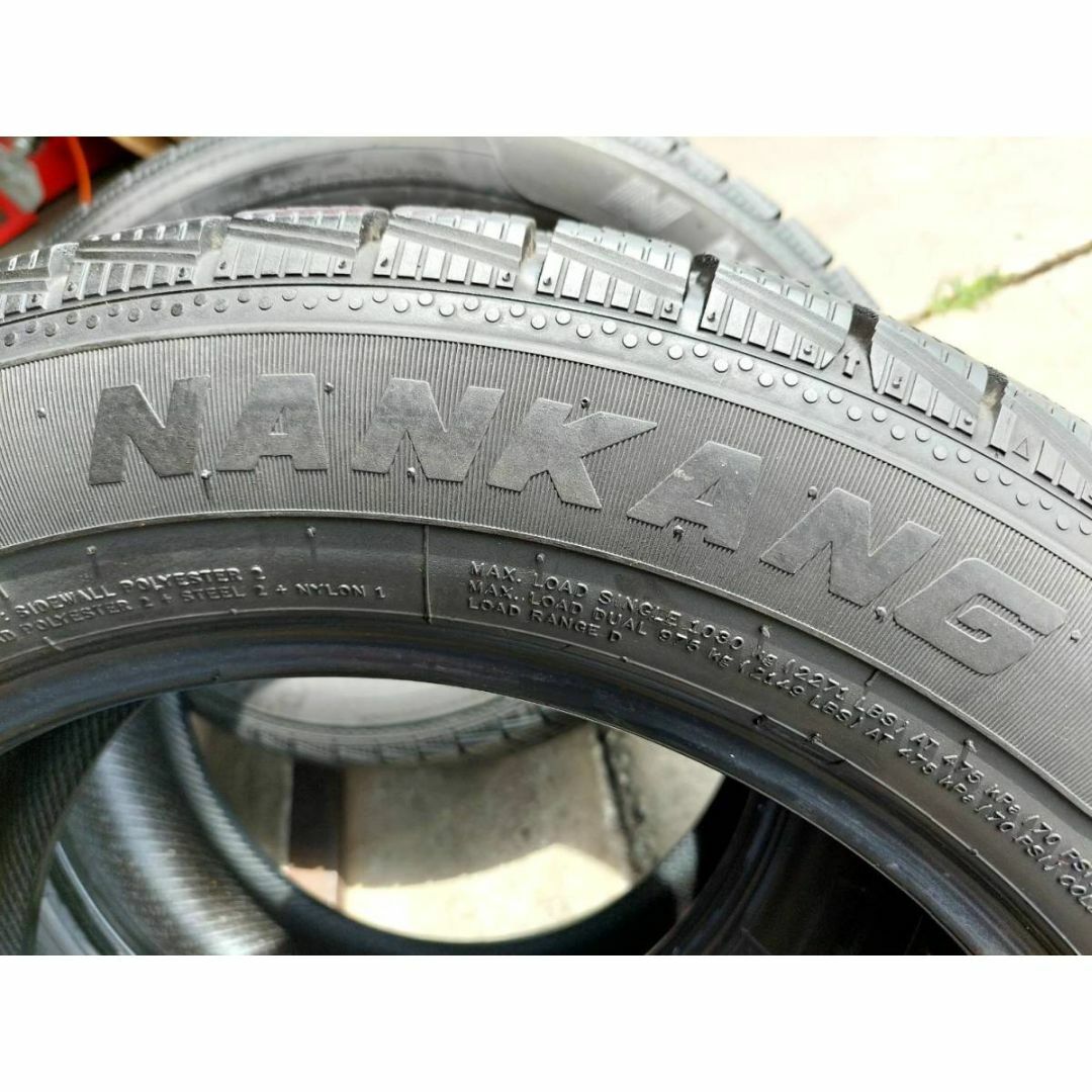 215/60R17 4本 スタッドレス ハイエース、レジアスエース、キャラバンの通販 by トロ's shop｜ラクマ