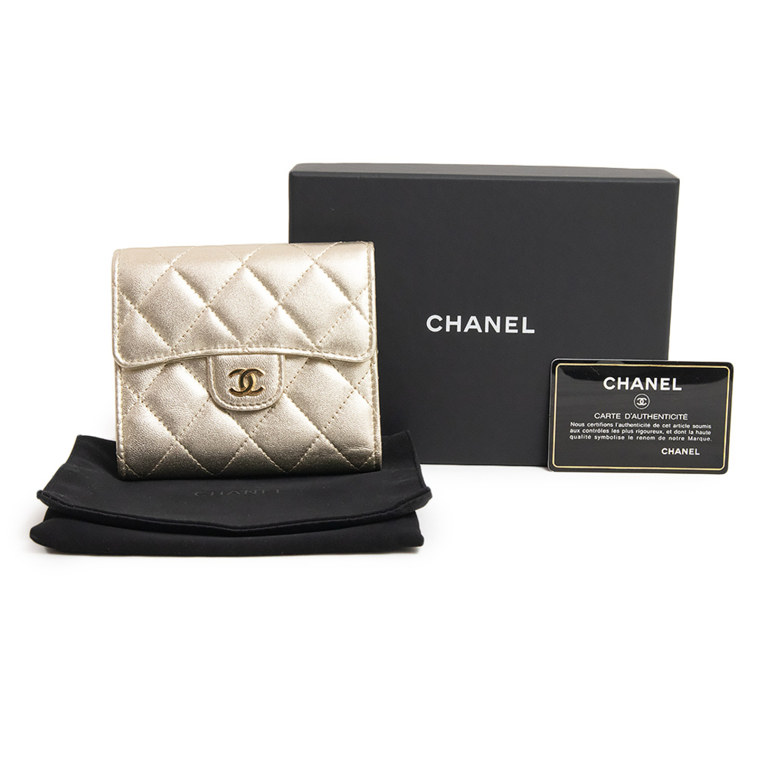 CHANEL  財布　クラシックスモールウォレット　三つ折り財布