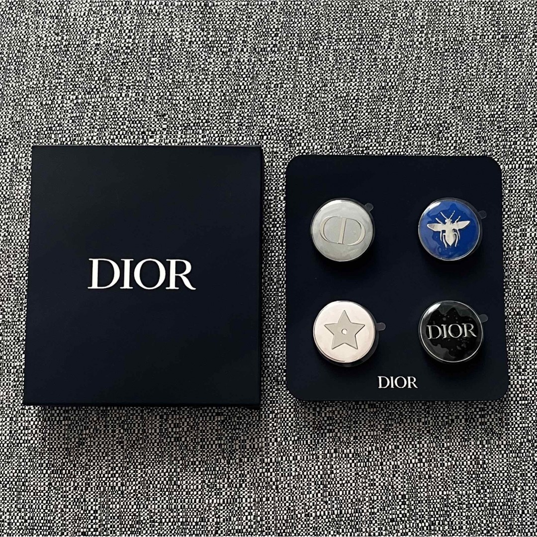 Dior(ディオール)の新品未使用／Diorピンバッジ レディースのアクセサリー(ブローチ/コサージュ)の商品写真