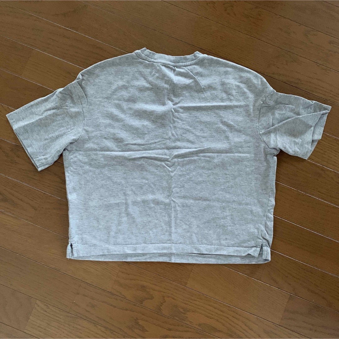 UNIQLO(ユニクロ)のグレーTシャツ レディースのトップス(Tシャツ(半袖/袖なし))の商品写真