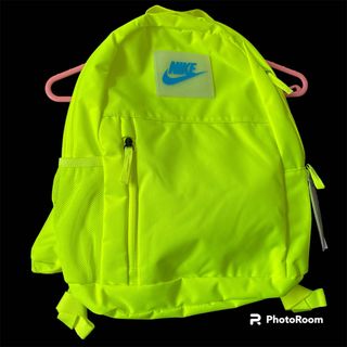 ナイキ(NIKE)の新品 Nike エターナルペンケース付バックパック蛍光イエロー・20リットル(バッグパック/リュック)