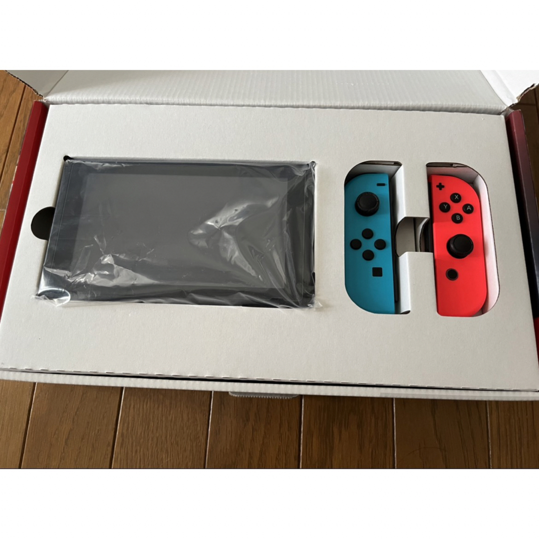 任天堂 Switch JOY-CON（L）ネオンブルー／（R）ネオンレッド 新型