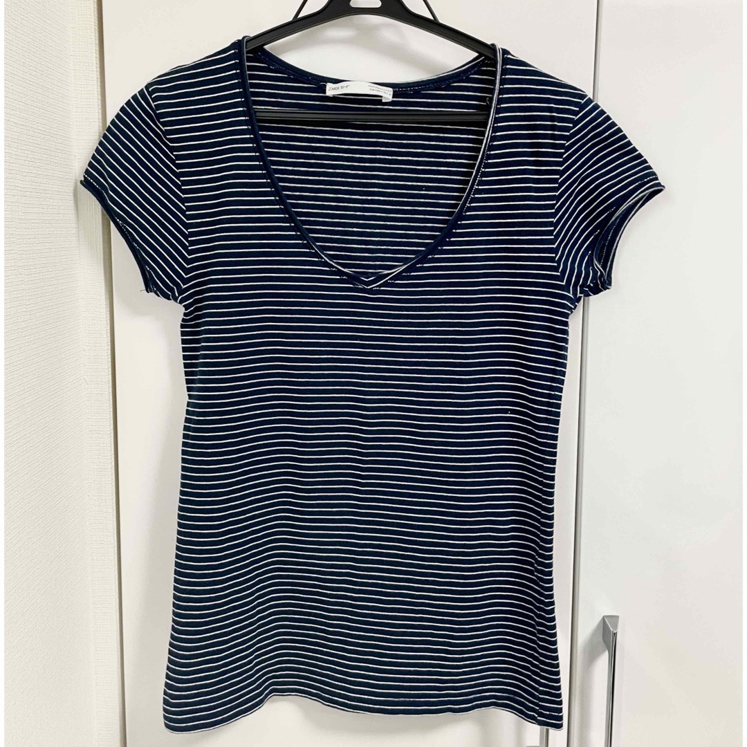 ZARA(ザラ)のZara ボーダー　半袖　Vネック　Tシャツ　紺色 レディースのトップス(Tシャツ(半袖/袖なし))の商品写真