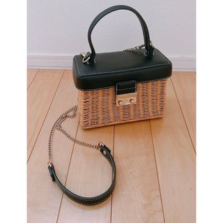 ザラ(ZARA)のZARA  チェーンショルダー　カゴバック(かごバッグ/ストローバッグ)