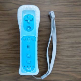 ウィー(Wii)のWii リモコンプラス　ブルー　アオ(家庭用ゲーム機本体)