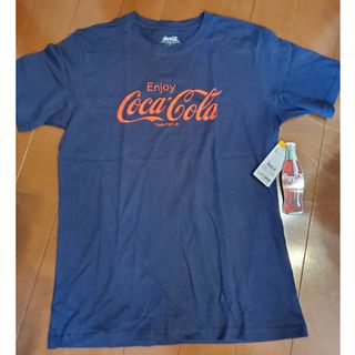 コカコーラ(コカ・コーラ)の【新品・美品】コカ・コーラTシャツ、ネイビー　送料込み(Tシャツ/カットソー(半袖/袖なし))