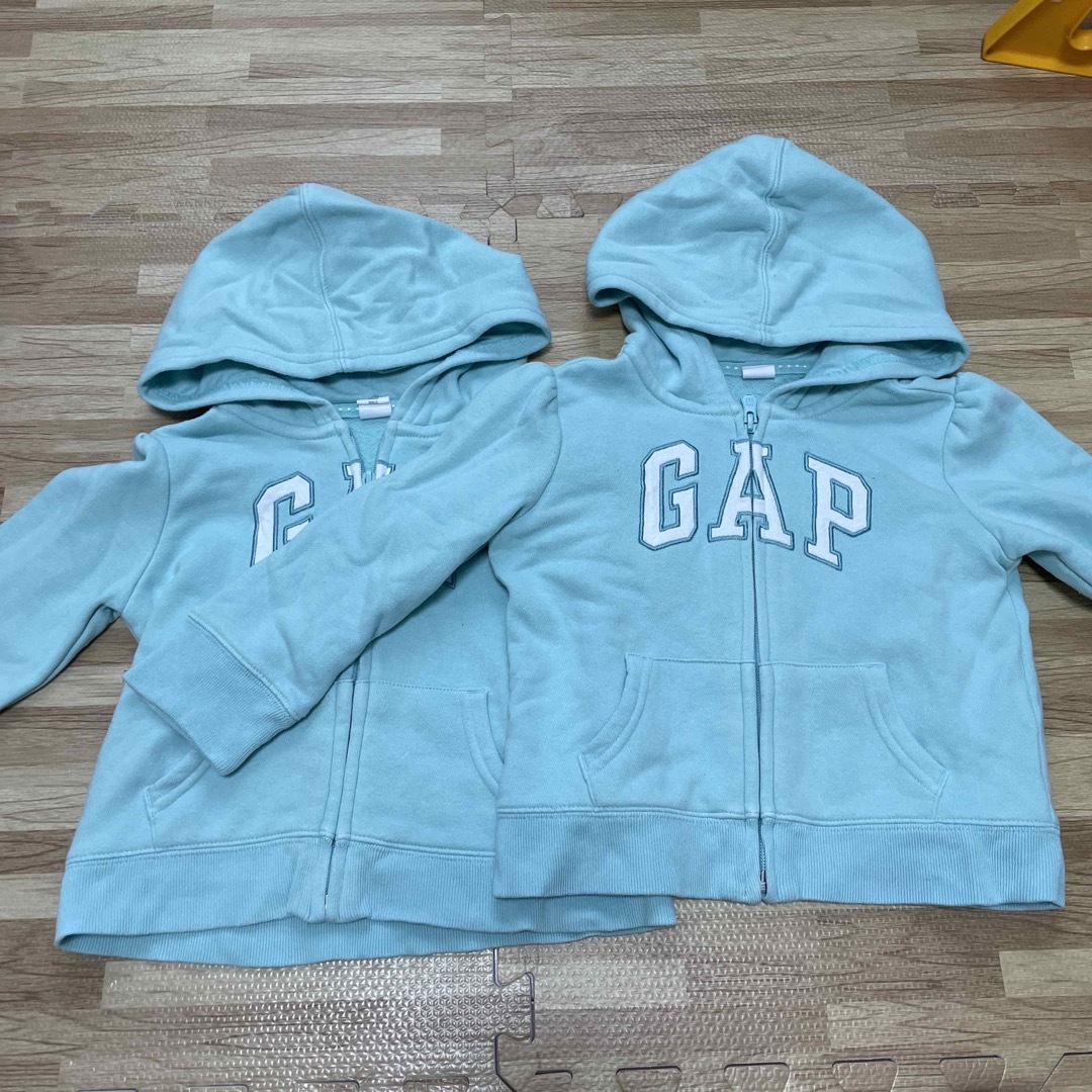 GAP(ギャップ)のパーカー3years 2着セット キッズ/ベビー/マタニティのキッズ服女の子用(90cm~)(ジャケット/上着)の商品写真