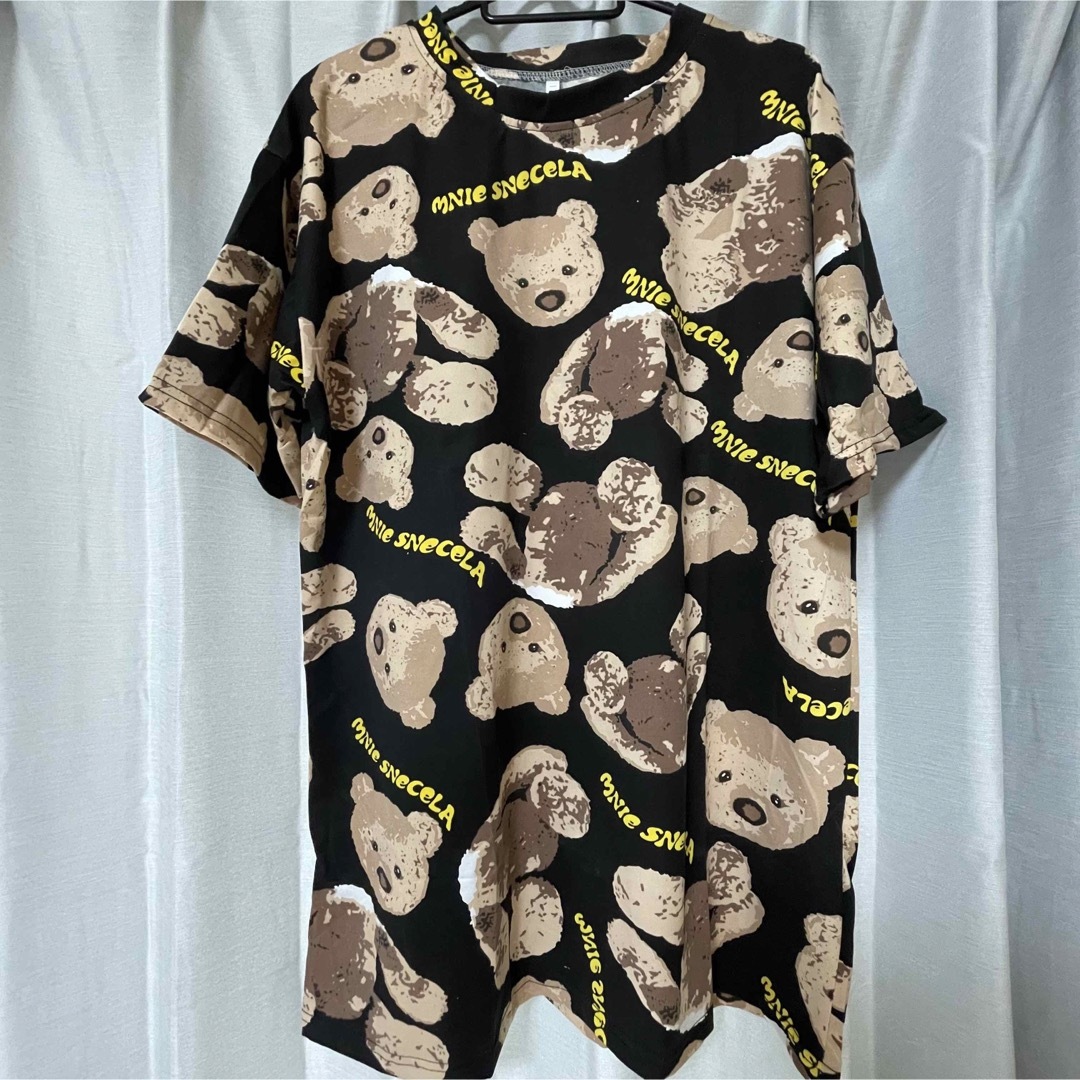 Tシャツ　オーバーサイズ　ビッグシルエット　半袖　くま　総柄　韓国 レディースのトップス(Tシャツ(半袖/袖なし))の商品写真
