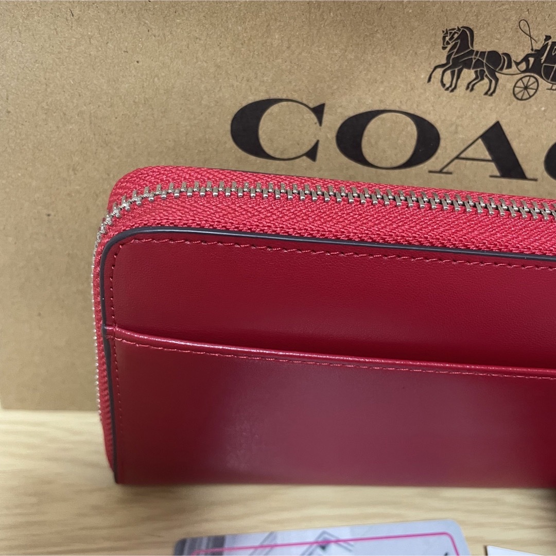 COACH(コーチ)の44 新品　未使用　COACH コーチ  長財布　スヌーピー レディースのファッション小物(財布)の商品写真