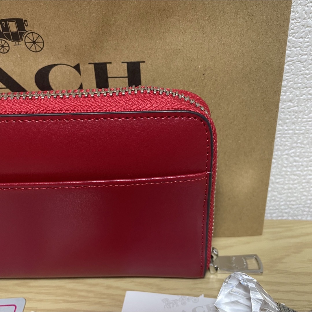 COACH(コーチ)の44 新品　未使用　COACH コーチ  長財布　スヌーピー レディースのファッション小物(財布)の商品写真