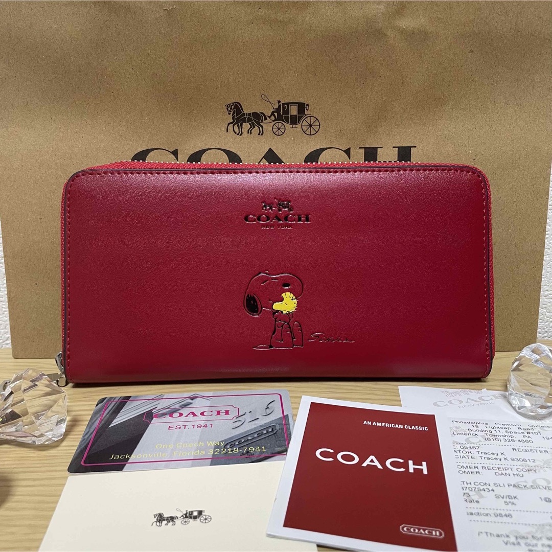 COACH(コーチ)の44 新品　未使用　COACH コーチ  長財布　スヌーピー レディースのファッション小物(財布)の商品写真