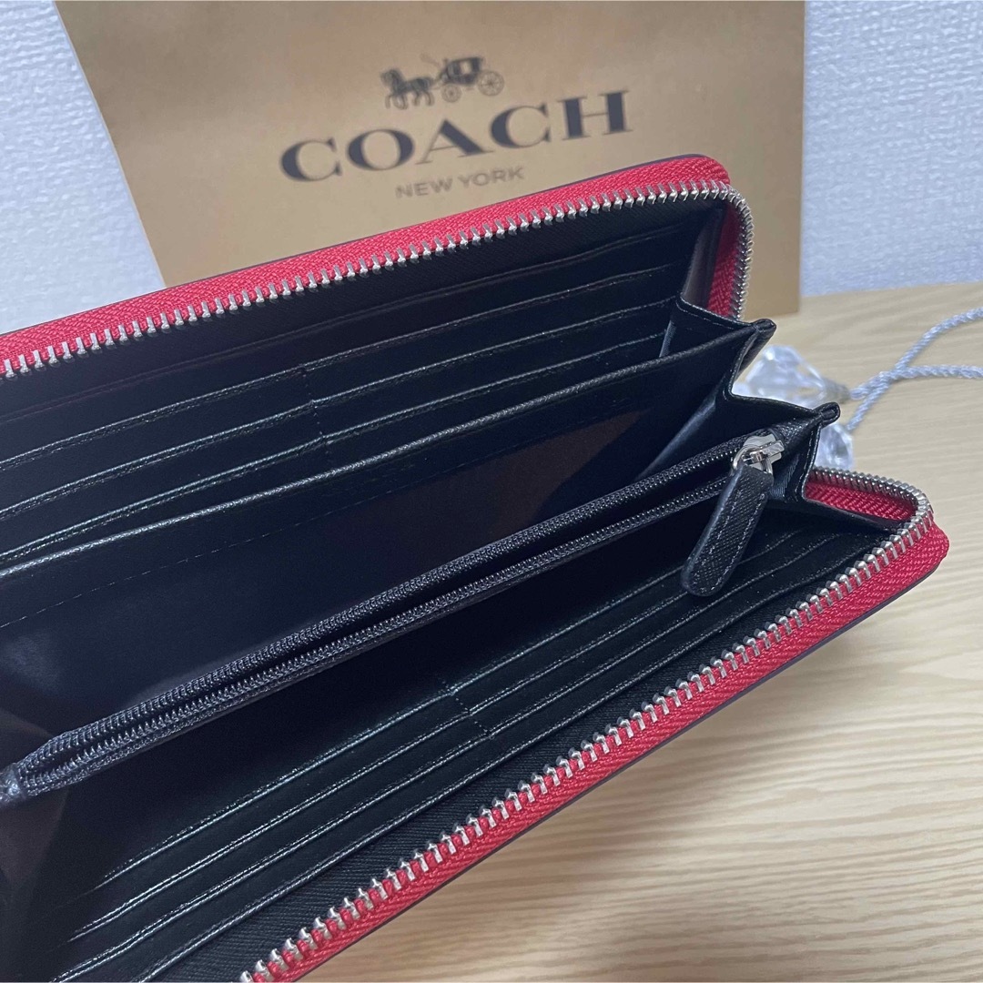 COACH(コーチ)の44 新品　未使用　COACH コーチ  長財布　スヌーピー レディースのファッション小物(財布)の商品写真