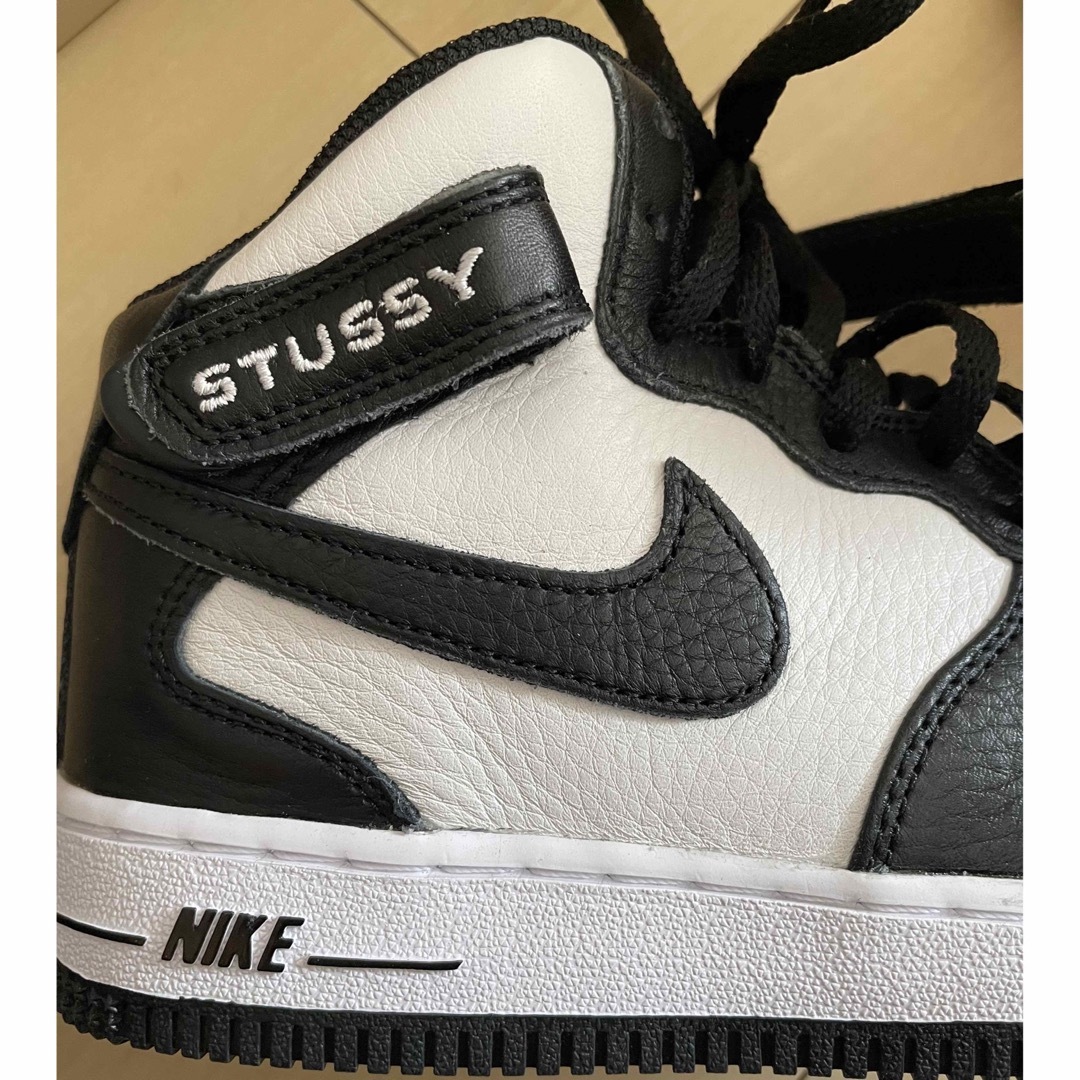 STUSSY(ステューシー)のキッズ　ステューシー✖️NIKEコラボスニーカー キッズ/ベビー/マタニティのキッズ靴/シューズ(15cm~)(スニーカー)の商品写真