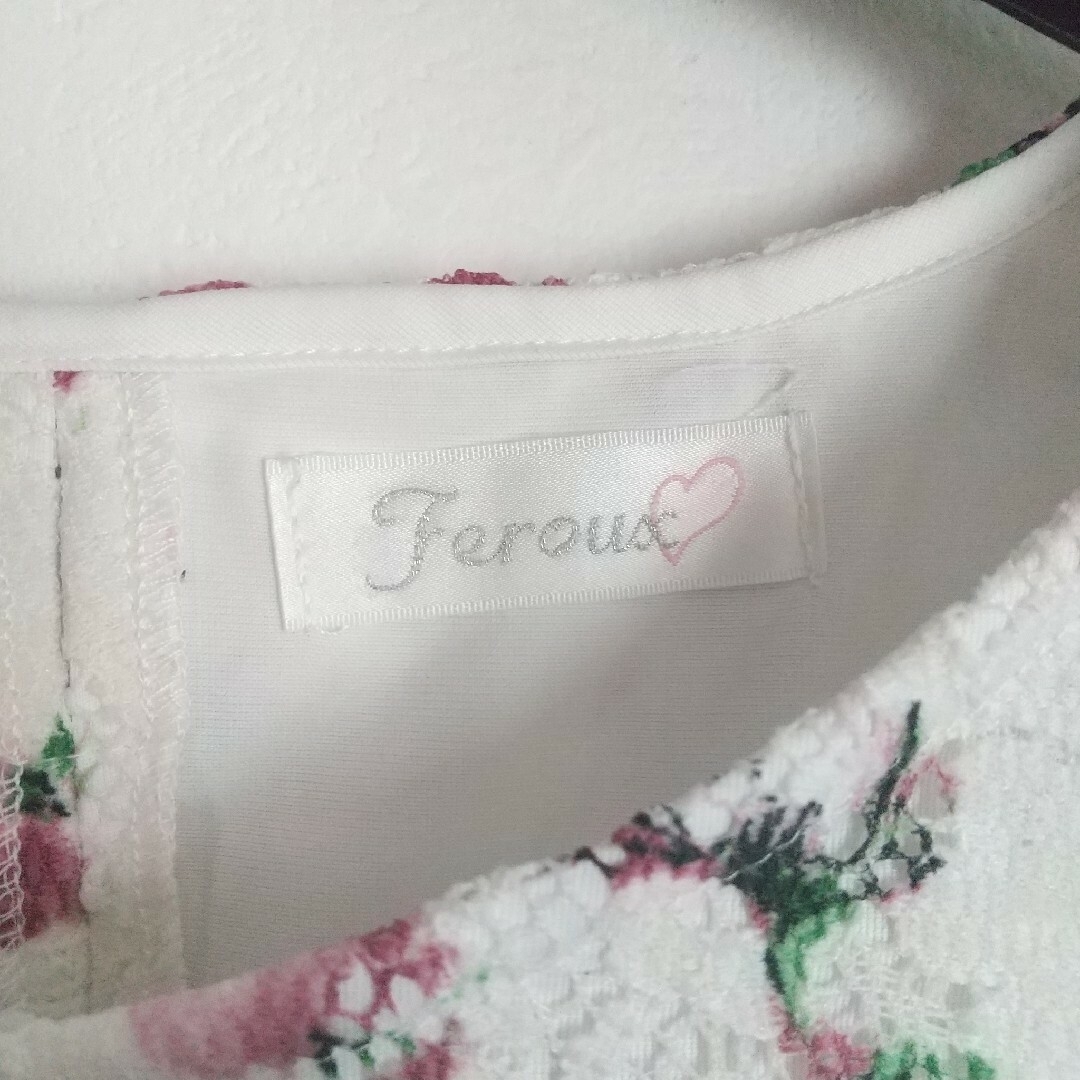 Feroux(フェルゥ)の★美品★Feroux 人気の花柄♪ノースリーブ ひざ丈ワンピース Sエスサイズ レディースのワンピース(ひざ丈ワンピース)の商品写真