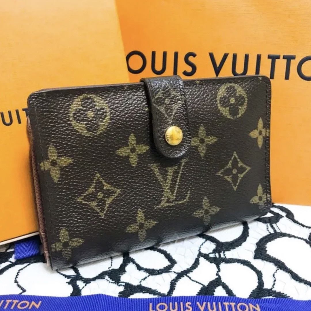 LOUIS VUITTON(ルイヴィトン)の期間限定値下げ！ルイヴィトン　ポルトフォイユ　ヴィエノワ　二つ折り財布 レディースのファッション小物(財布)の商品写真