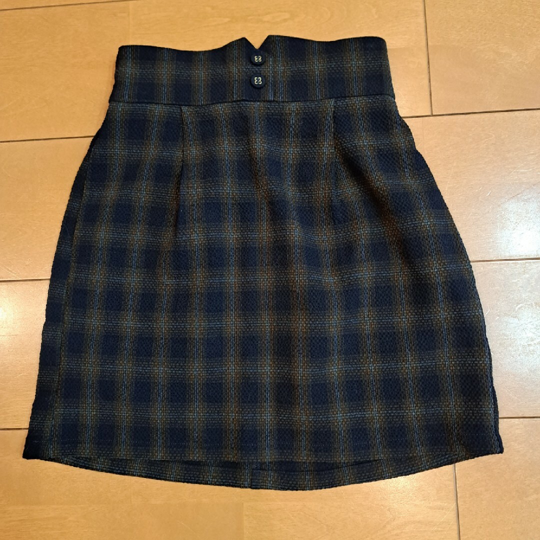 GU(ジーユー)の140㎝　女の子　スカート　GU キッズ/ベビー/マタニティのキッズ服女の子用(90cm~)(スカート)の商品写真