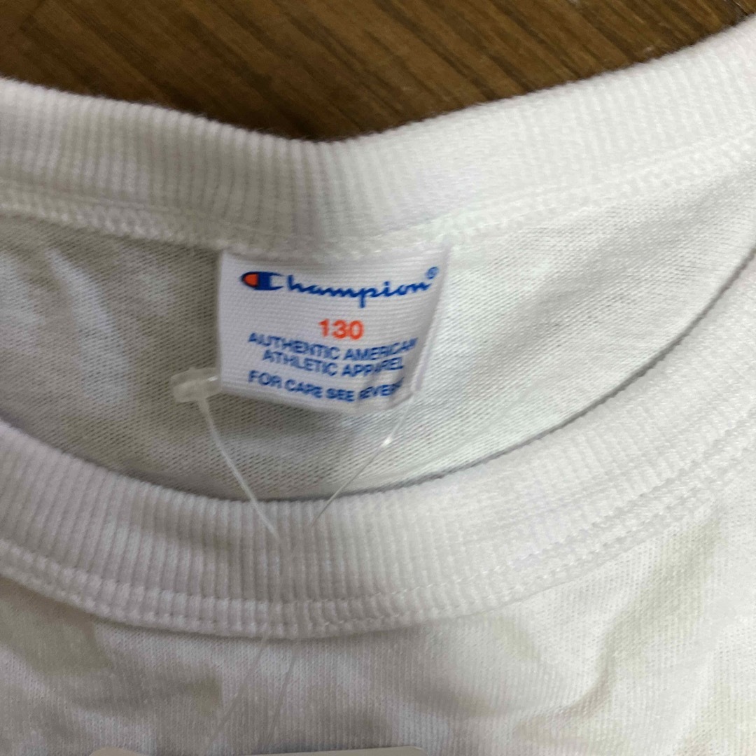 Champion(チャンピオン)のタグつき130Tシャツ キッズ/ベビー/マタニティのキッズ服男の子用(90cm~)(Tシャツ/カットソー)の商品写真