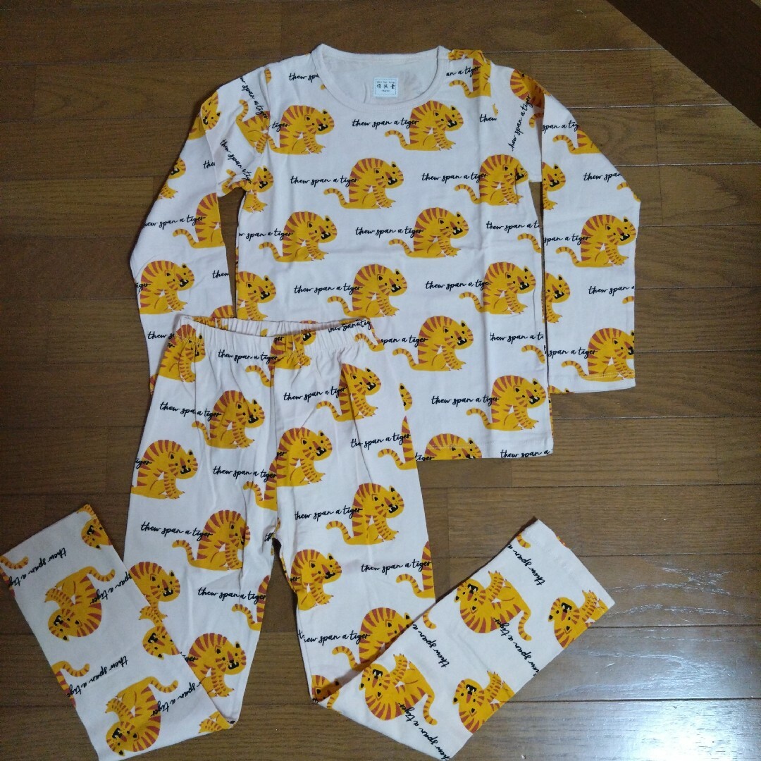 長袖パジャマ　130cm キッズ/ベビー/マタニティのキッズ服男の子用(90cm~)(パジャマ)の商品写真