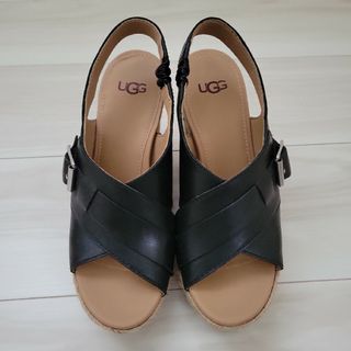 アグ(UGG)のugg　 厚底サンダル　22,5cm(サンダル)