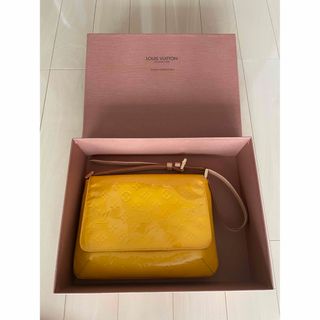 ルイヴィトン(LOUIS VUITTON)の【美品】 ルイヴィトン トンプソン ヴェルニ レザー ショルダーバッグ イエロー(ショルダーバッグ)