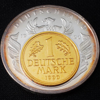 ロイヤルコレクション(Royal Collection)のドイツマルク記念　特製大型1マルク限定金メッキ硬貨　真正証明書付き希少合金銅貨(貨幣)