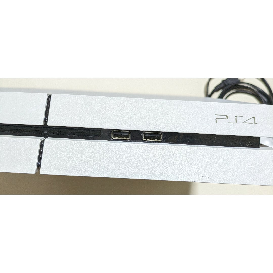 PlayStation4(プレイステーション4)のPlayStation4 本体　ps4 エンタメ/ホビーのゲームソフト/ゲーム機本体(家庭用ゲーム機本体)の商品写真