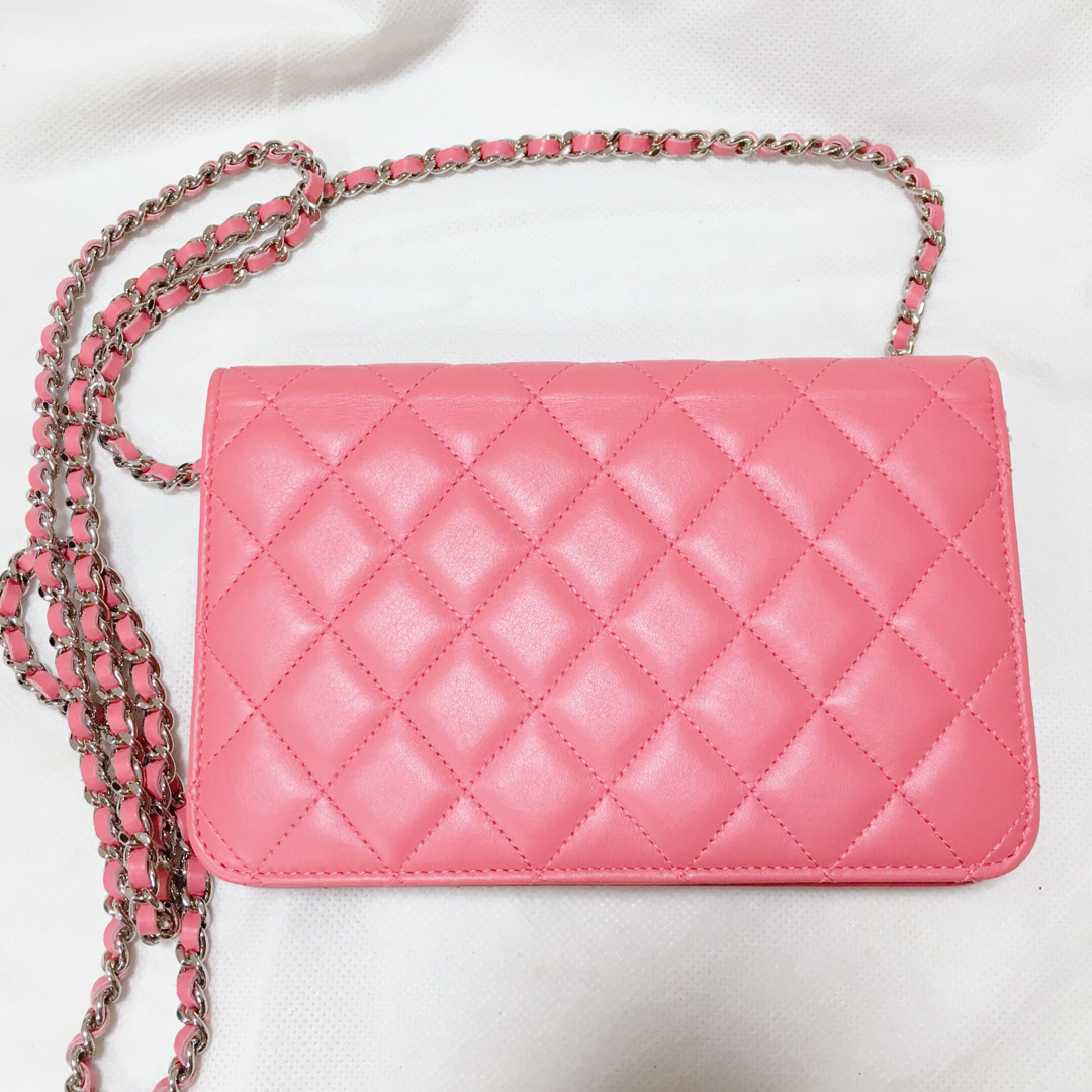 美品 シャネル チェーンウォレット ピンク レア CHANEL CC マトラッセ レディースのバッグ(ショルダーバッグ)の商品写真