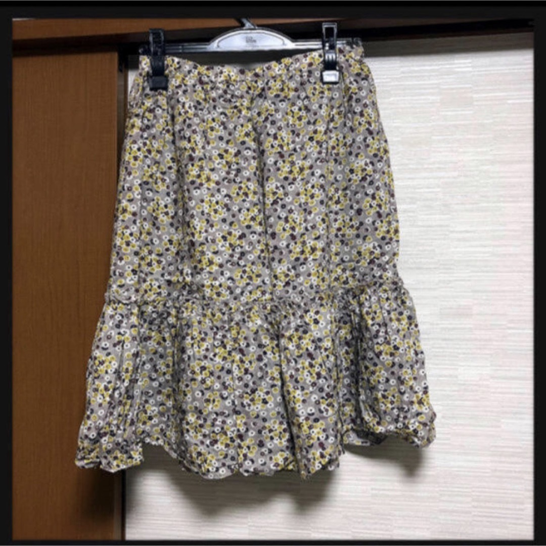BEAUTY&YOUTH UNITED ARROWS(ビューティアンドユースユナイテッドアローズ)の【エイチビューティアンドユースユナイテッドアローズ】花柄 スカート レディースのスカート(ひざ丈スカート)の商品写真