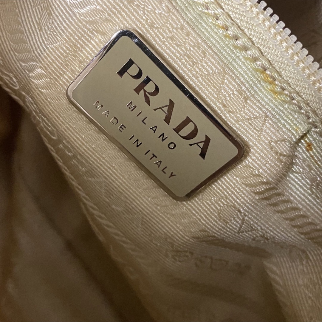 PRADA(プラダ)のPRADA プラダ ナイロンハンドバッグ ピンクベージュ系 レディースのバッグ(ハンドバッグ)の商品写真