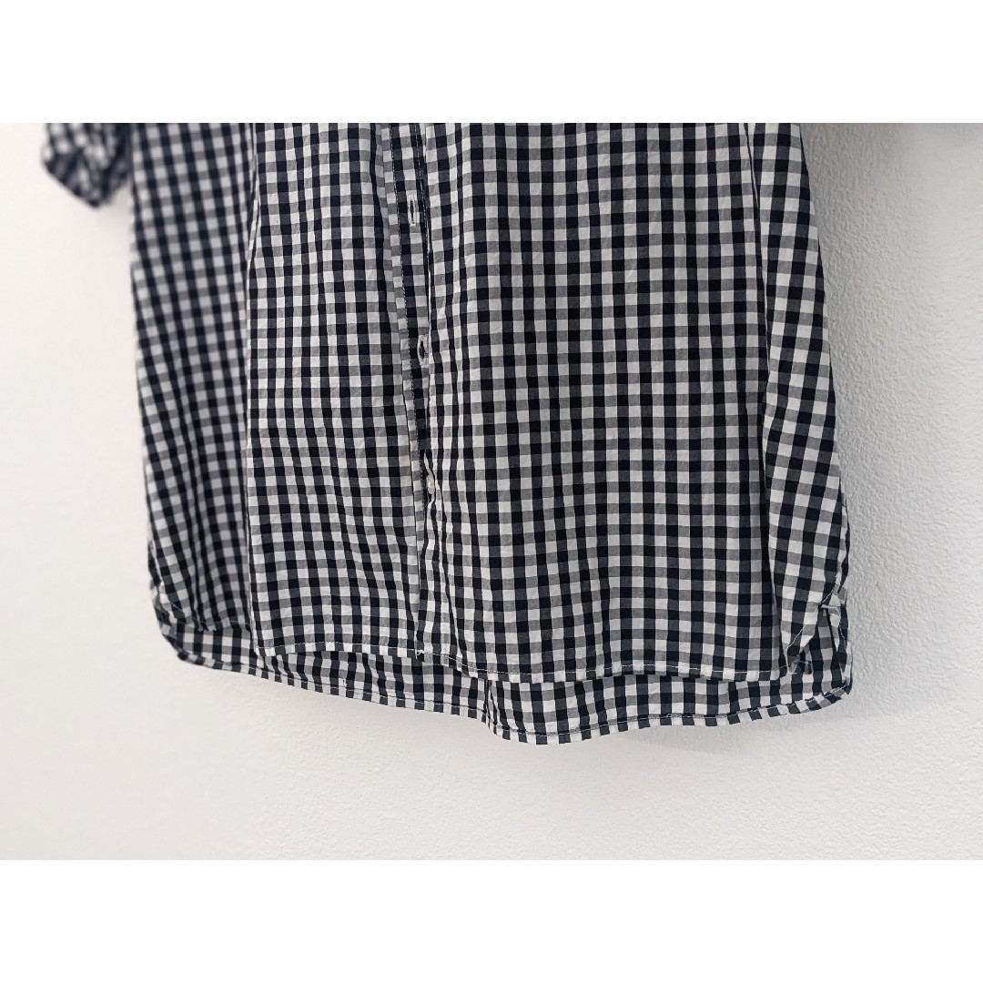 GU(ジーユー)のGU レディース 白黒ギンガムチェック 半袖シャツ レディースのトップス(シャツ/ブラウス(半袖/袖なし))の商品写真