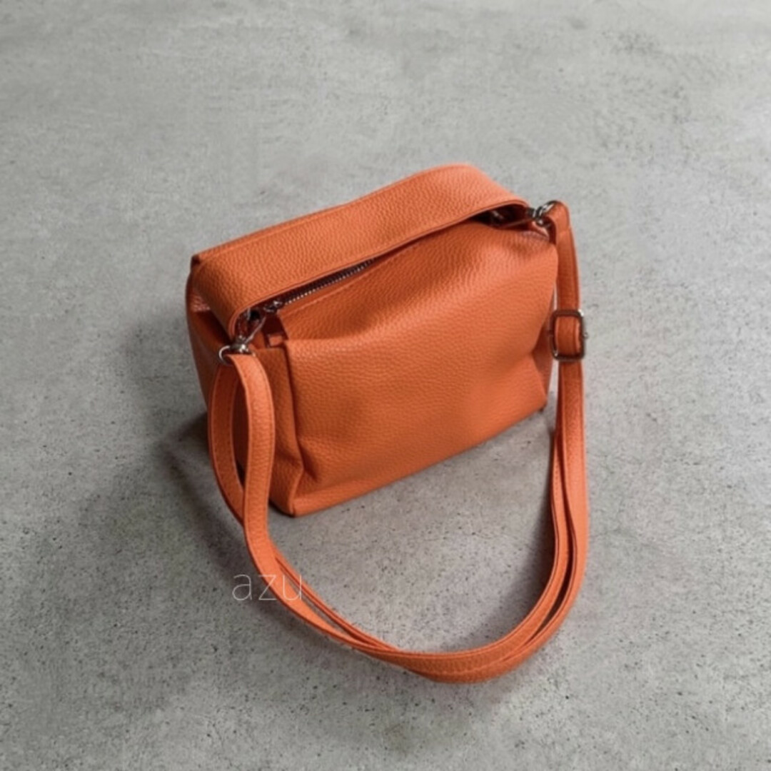 スクエアボックス ショルダーバッグ オレンジ 柄物 色物 差し色 レディース レディースのバッグ(ハンドバッグ)の商品写真