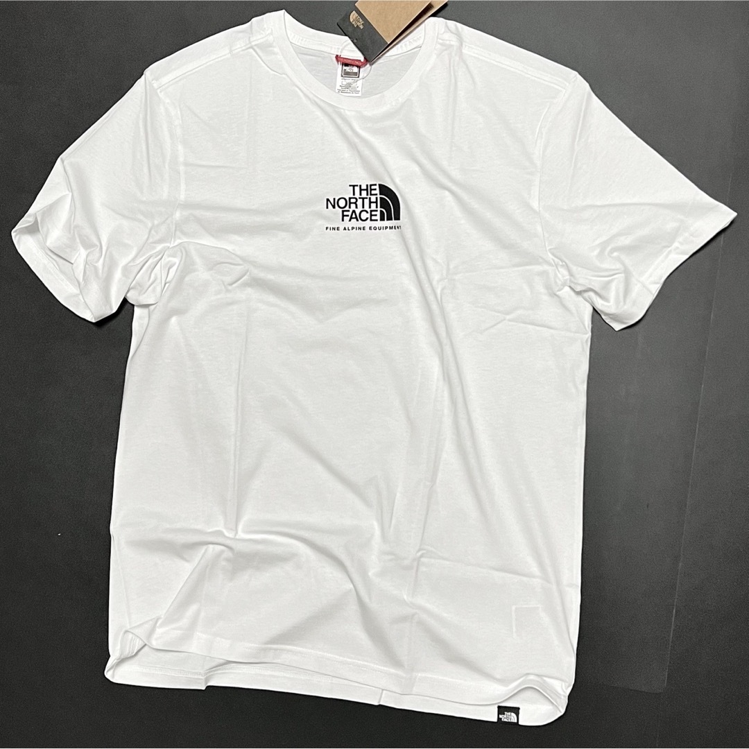 THE NORTH FACE(ザノースフェイス)のXL 新品 海外限定 ノースフェイス センター ロゴ Tシャツ 白 TEE メンズのトップス(Tシャツ/カットソー(半袖/袖なし))の商品写真