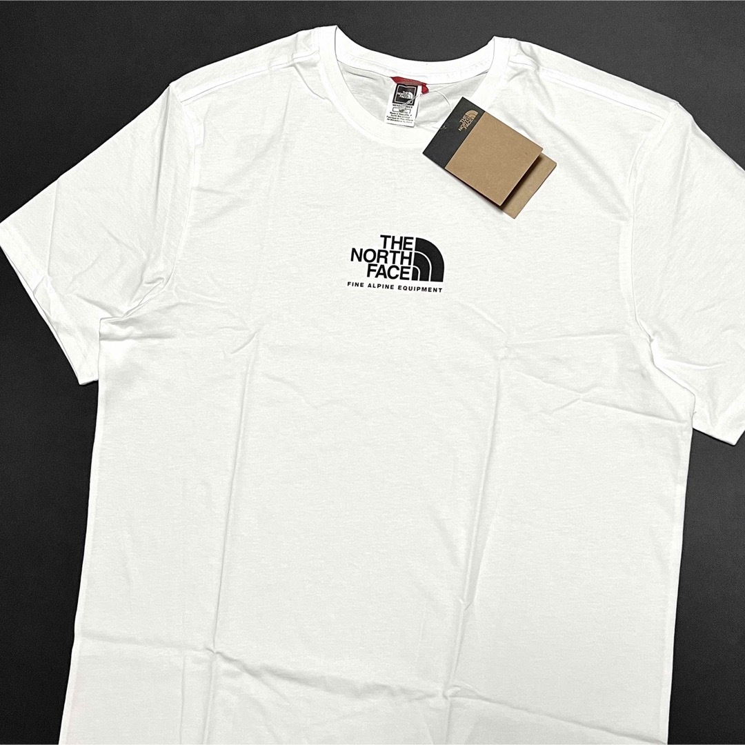 THE NORTH FACE(ザノースフェイス)のXL 新品 海外限定 ノースフェイス センター ロゴ Tシャツ 白 TEE メンズのトップス(Tシャツ/カットソー(半袖/袖なし))の商品写真