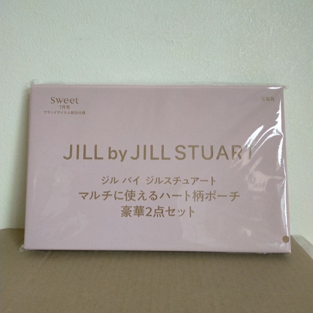 JILLSTUART(ジルスチュアート)の【新品未開封】sweet 付録 ジルスチュアート ハート柄ポーチ2点セット エンタメ/ホビーの雑誌(ファッション)の商品写真