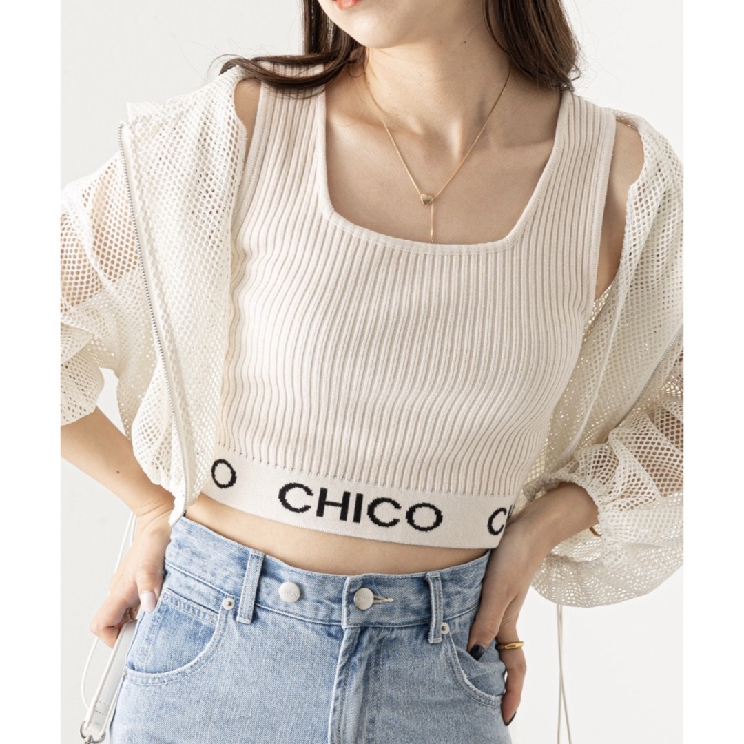 who's who Chico(フーズフーチコ)のChico 裾ロゴクロップドタンクトップ レディースのトップス(タンクトップ)の商品写真