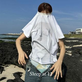 パメオポーズ(PAMEO POSE)のSleep at 11 ビキニプリント オーバーTシャツ ホワイト ルーズ(Tシャツ(半袖/袖なし))