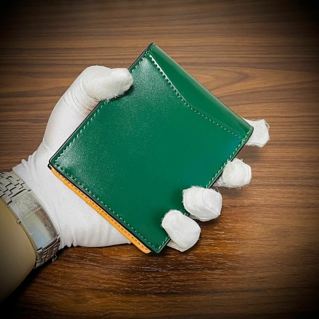 ガラスレザー 二つ折り 財布 カード２１枚 大容量 本革 牛革 グリーン 緑 メンズのファッション小物(折り財布)の商品写真