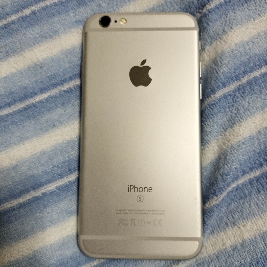 iPhone(アイフォーン)のiPhone 6s Silver 64GB SIMフリー スマホ/家電/カメラのスマートフォン/携帯電話(スマートフォン本体)の商品写真