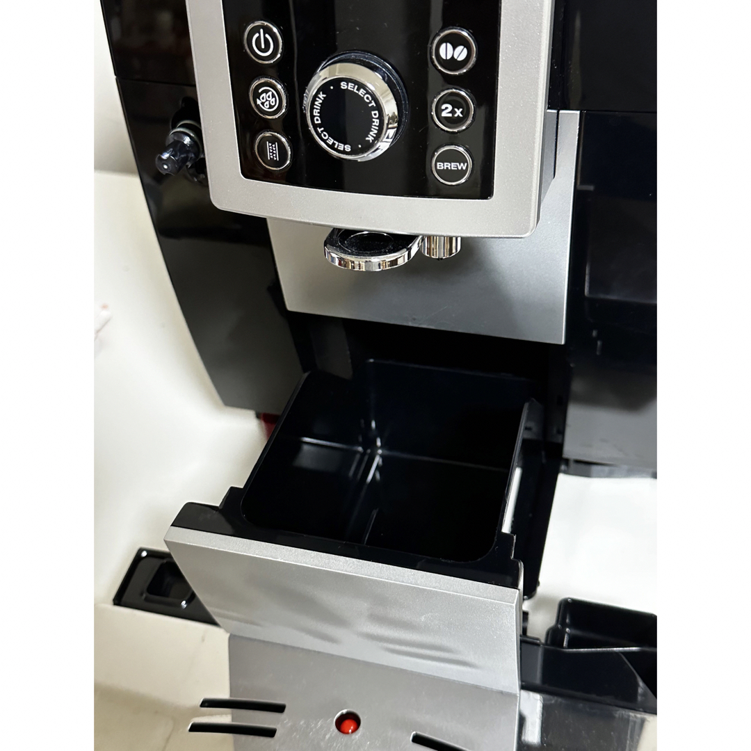 DeLonghi(デロンギ)のデロンギ 全自動エスプレッソマシン マグニフィカS ECAM23260SBN スマホ/家電/カメラの調理家電(エスプレッソマシン)の商品写真