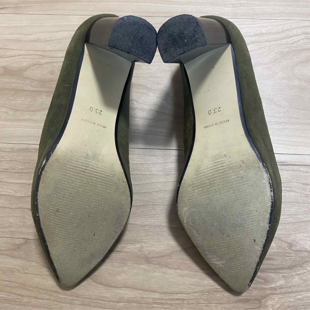 UNTITLED(アンタイトル)のuntitled アンタイトル　チャンキーヒールパンプス　カーキ　深緑　23cm レディースの靴/シューズ(ハイヒール/パンプス)の商品写真