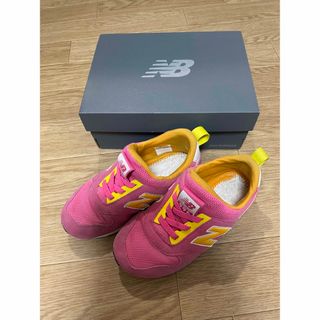 ニューバランス(New Balance)のニューバランスNB 996 ピンク　18.0 中古　下敷き無し箱無し　通学　(スニーカー)