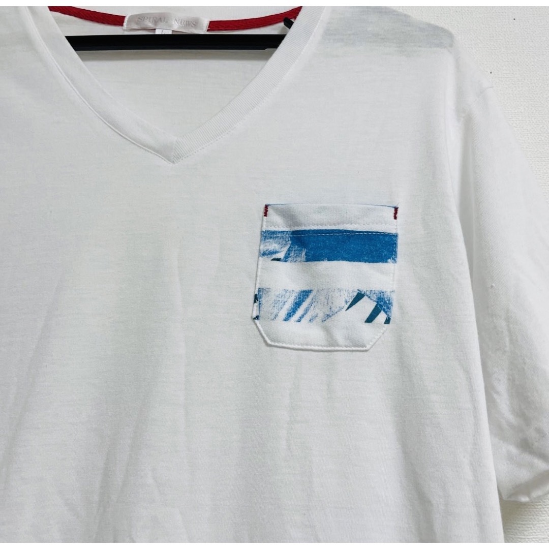 新品未使用　ポケット付き　ＶネックTシャツ　シンプル　夏服 メンズのトップス(Tシャツ/カットソー(半袖/袖なし))の商品写真