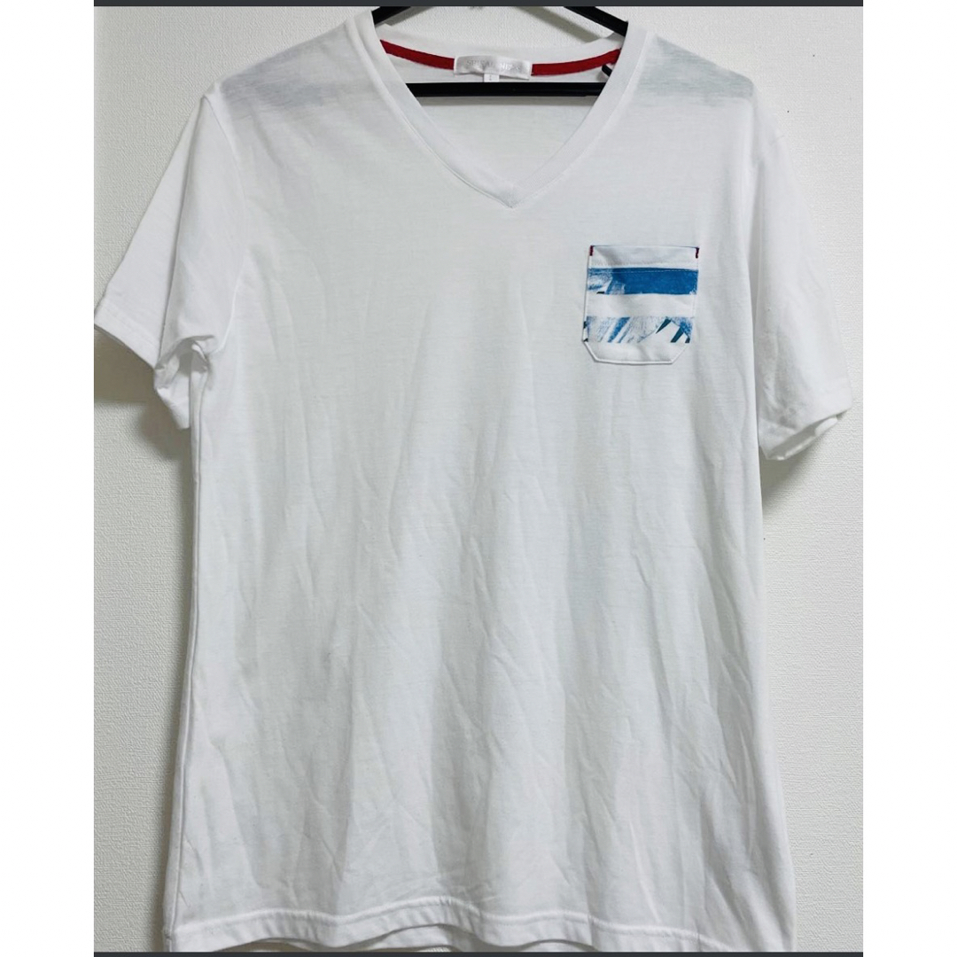 新品未使用　ポケット付き　ＶネックTシャツ　シンプル　夏服 メンズのトップス(Tシャツ/カットソー(半袖/袖なし))の商品写真